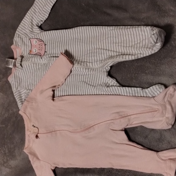 Gerber Other - Baby girl footies
